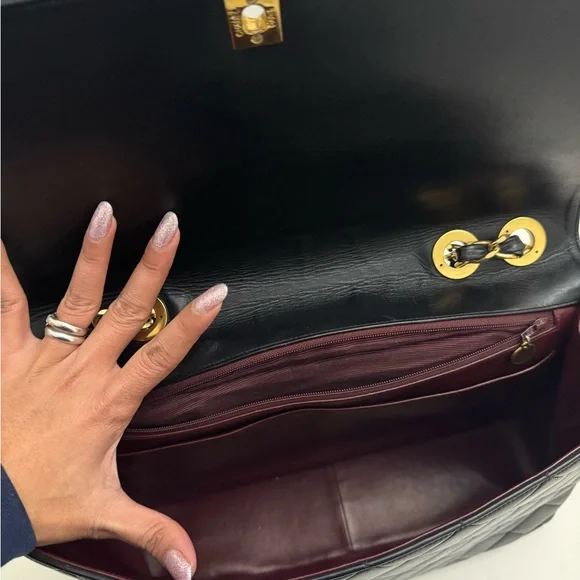 Chanel Maxi Classic Flap Bag 24K - Picture 14 of 17